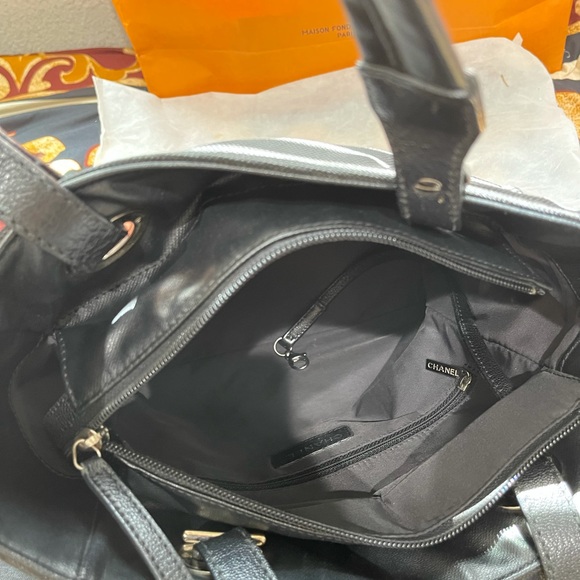 Chanel tote 👜 - Picture 9 of 16